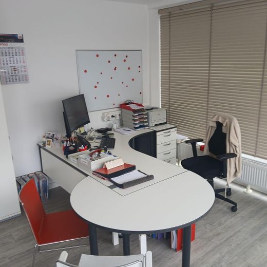 Superficie comercial, oficina 126 m2, 3xoficina+WC+cocina/sala de reuniones, a partir del 01.10.26 – Foto 6