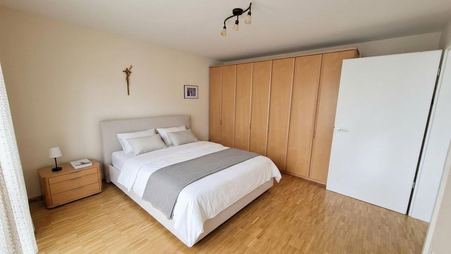 Vivienda acogedora en la ladera: luminosa, tranquila, accesible, con jardín y balcón – Schlafzimmer bearbeitet 