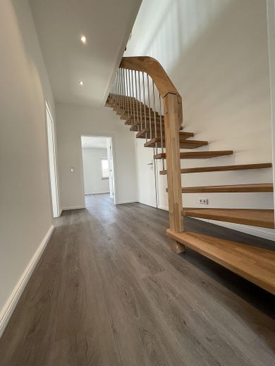 Moderne helle 3-Zimmer-Maisonette-Whg mit EBK und Balkon + Carport in Achim Uphusen – Foto 4