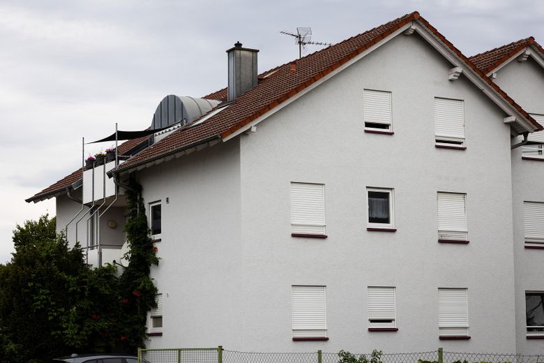 Helle 2-Zimmer-Dachgeschosswohnung mit Loggia – in gepflegtem Mehrfamilienhaus – Ansicht Süd-Ost