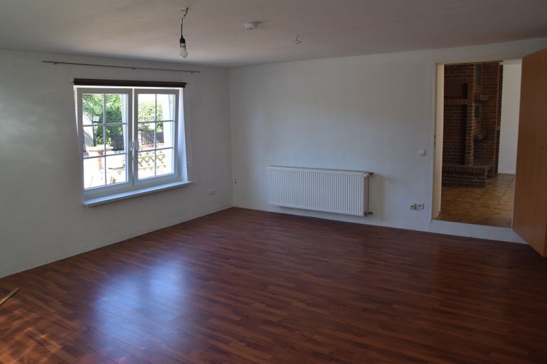 Zentrale Erdgeschosswohnung mit EBK, Kamin und Terasse in Gifhorn – Zimmer 1