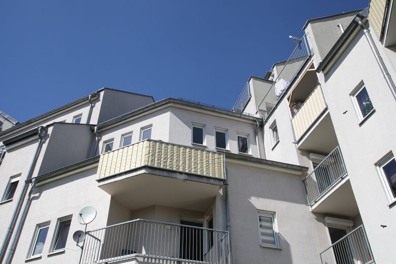 Comfortable 3-room maisonette apartment with balcony and underground garage in Plauen – Hausansicht