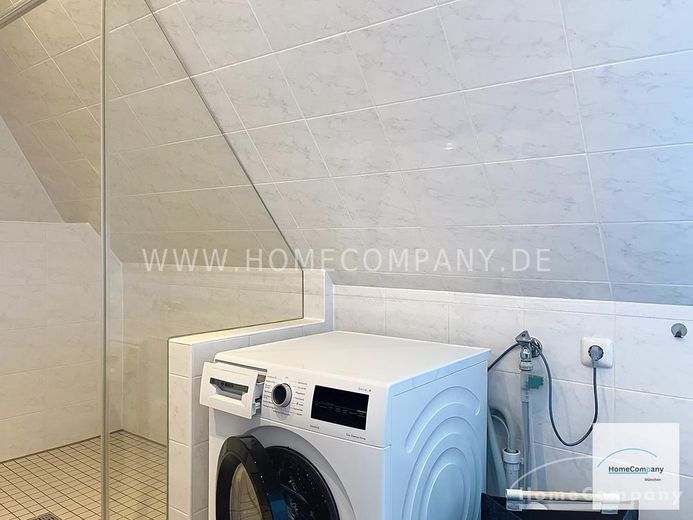 Wohnen mit Stil in Sendling – Neu möbliert  &  bezugsbereit – 54884acc2cf5663eda86b55d702cf6482c3984be.jpg