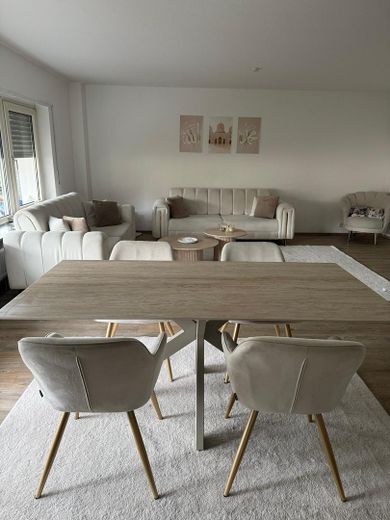 Bellissimo appartamento di 4,5 locali con cucina, bagno e WC per ospiti in posizione tranquilla – Foto 3