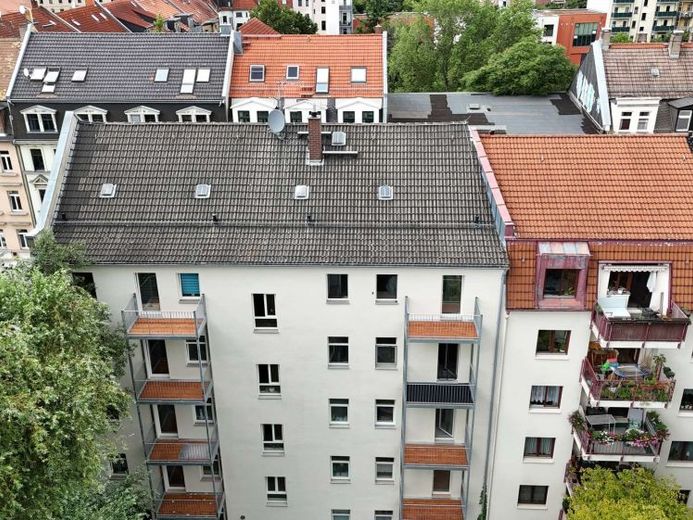 Leipzig, Anger-Crottendorf - Altbauflair trifft Natur – 3-Zi-Whg mit Balkon und grünem Hofblick – Foto 1