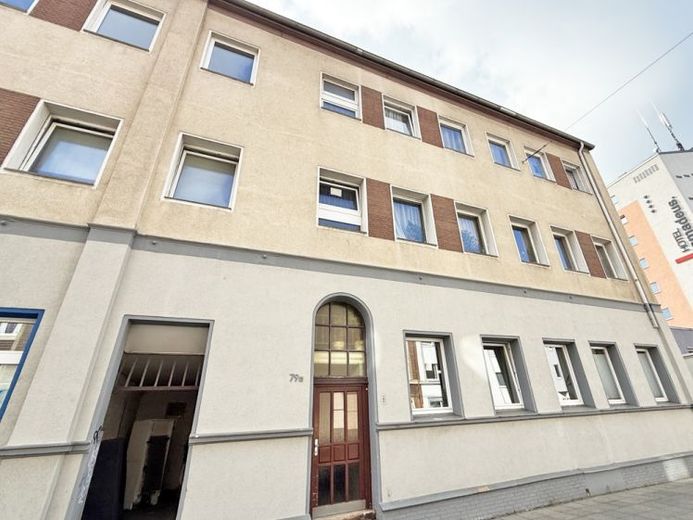 Sanierte 2-Zimmer-Wohnung mit großzügigem Wohnbereich und neuwertigem Duschbad – Foto 1