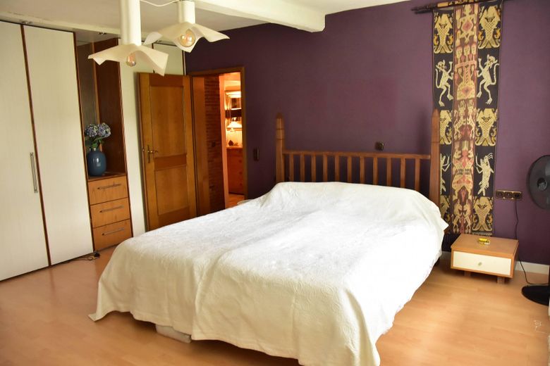 Ein Hof mit Geschichte – und Raum für neue Ideen – Schlafzimmer 1.OG