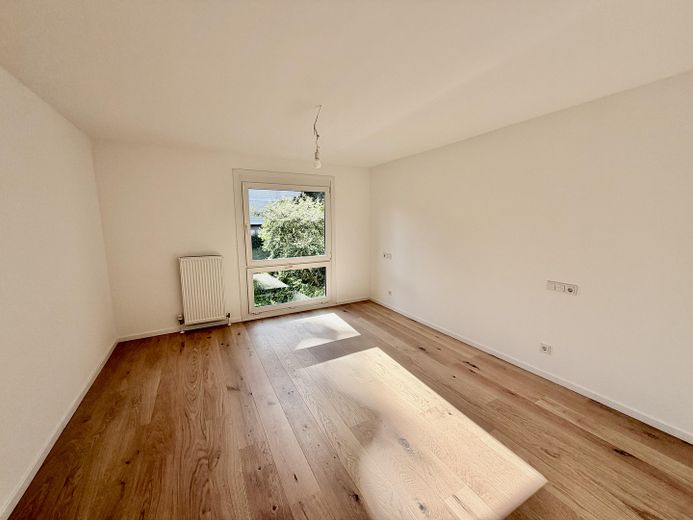Exklusiv: Komplett neu renovierte 5,5–6‑Zimmer‑Wohnung in Top‑Lage Esslingen‑Sulzgries – Schlafzimmer