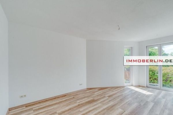 IMMOBERLIN.DE - Sehr adrette Wohnung mit Sonnenterrasse, Blick ins Grüne & Pkw-Stellplatz