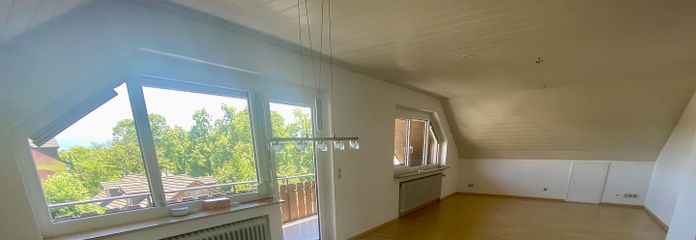 Teningen 3-Zimmer DG-Wohnung – Wohnzimmer