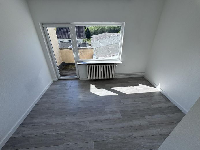 Frisch renovierte 4-Zimmer-Wohnung mit Balkon in zentraler Lage von Flensburg – Zimmer 3