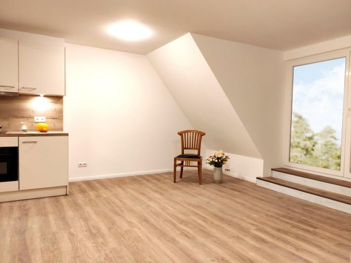 Dachgeschoß-Maisonette-Wohnung 52 qm am Tilsiter Platz in Kiel-Ellerbek – Wohnzimmer