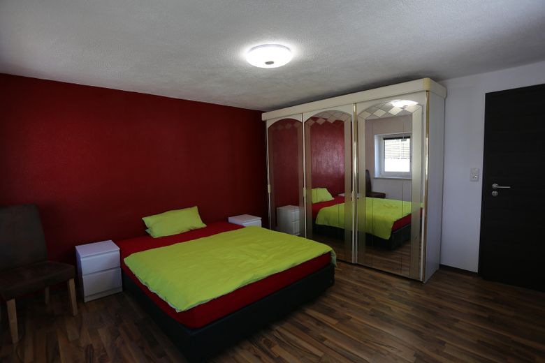 PRECIO REDUCIDO: Dos terrenos con tres casas y potencial de desarrollo – Foto 27