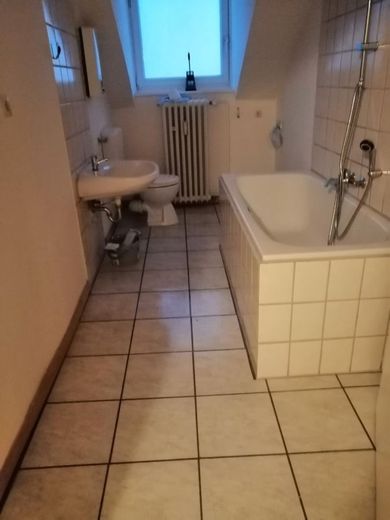 Dachgeschosswohnung in Höxter/Ottbergen zu vermieten – Bad