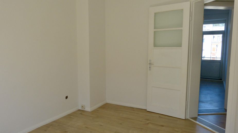 Sanierte 2-Zimmer-Wohnung mit Balkon in Bremerhaven – Schlafzimmer