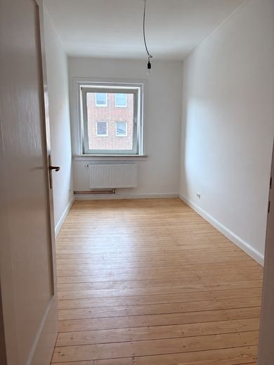 شقة قديمة مُجددة من 3,5 غرف في موقع مرغوب في حي ليست بمدينة هانوفر – Arbeitszimmer