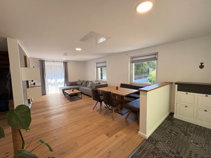Provisionsfrei, kernsaniertes Zweifamilienhaus – Foto 6
