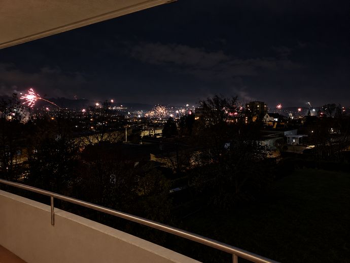 Wohnen mit Weitblick über Aalen | Modernisierte 3,5-Zimmer-Wohnung mit großem Westbalkon und Aufzug – Aussicht Silvester