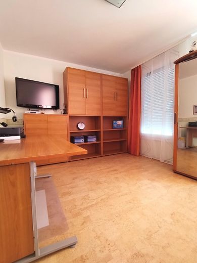 Vivere in modo moderno in una delle migliori zone residenziali di Ingolstadt – OG Zimmer 1 (Arbeitszimmer)