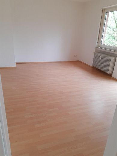 Schöne 2-Zimmerwohnung mit Balkon,Dusche,Stellplatz, neu zu vermieten – Schlafzimmer