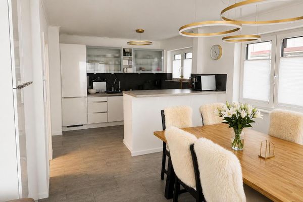 Elegantes Neubau-Familienhaus in Hochheim | 156 m² | 6 Zimmer | Garten & Dachterrasse