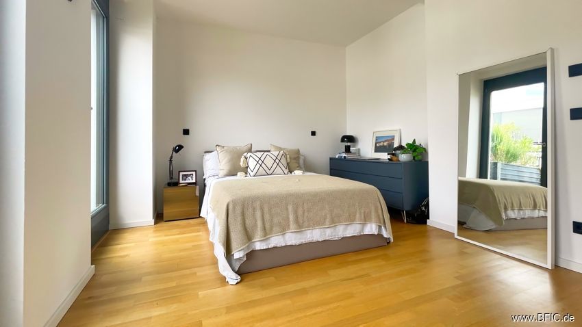 Hochwertige Dachterrassen-Wohnung, Blick auf den Fernsehturm – bedroom 1