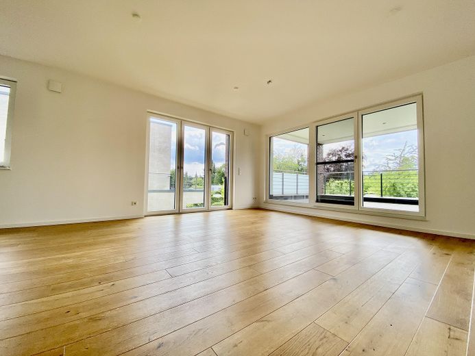 Hochwertige, neuwertige und großzügige Maisonettewohnung in Münster-St. Mauritz !! – Wohnraum mit Loggia