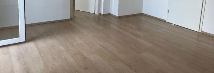 3 Raum Wohnung in ruhiger Lage 1. OG links mit großem sonnigen Balkon ab 01.12.2026