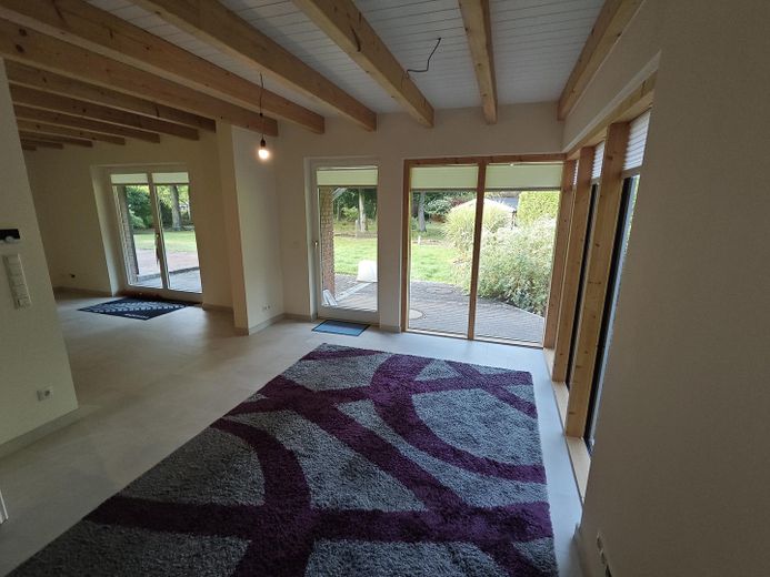 One Roof – Two Self-Contained Houses – Blick aus der Küche Haus 2