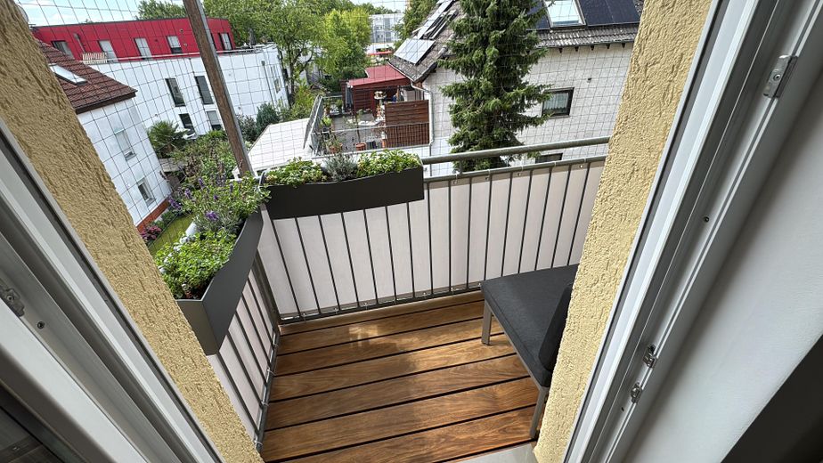 4-Zimmer SmartHome (Vollklimatisiert) - Kernsanierte Altbau-Wohnung mit Luxus Innenausstattung – Balkon