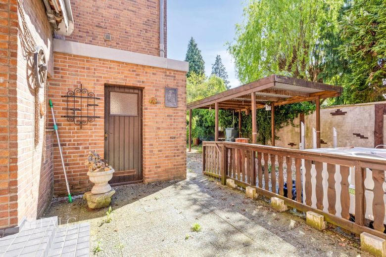 Doppelhaushälfte mit viel Potenzial in Kaarst - ideal für Handwerker &amp; kreative Köpfe – Terrasse