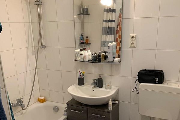 Moderne 2,5-Zi.-Wohnung mit Westbalkon