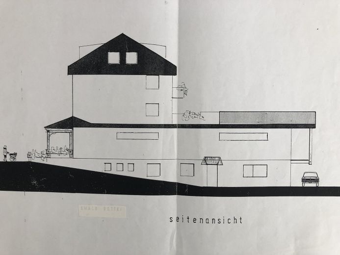 Seitenansicht Hofabfahrt