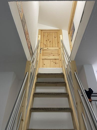 Treppe zum Hobbyraum OG