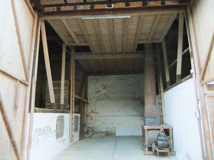 Wohnhaus in Idstein-Heftrich mit großem Innenhof, Scheune und Nebengebäuden – große Scheune 