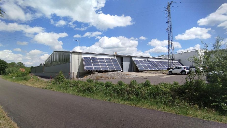 Capannone di stoccaggio e produzione di 1000m² nella zona industriale, 2,75 €/m² vicino a Saarbrücken (uffici opzionali) – Halle 2 - Außen