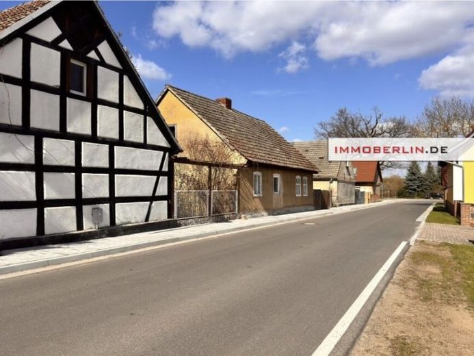 IMMOBERLIN.DE - Occasione di ristrutturazione! Casa storica con annessi – Foto 1