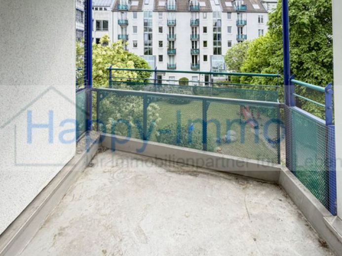 Wohnung ist bezugsfrei / Süd-Loggia / EBK / weißes Bad / 1 Zi ETW 2. OG – Foto 1