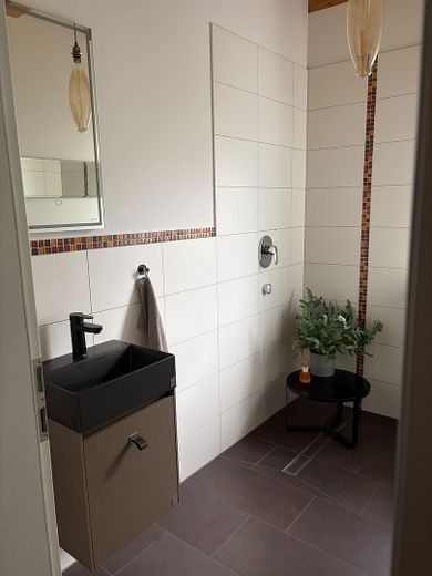 Well-maintained wooden house  200m², 8 rooms, 4 bathrooms and particularly energy-efficient building services – Photo 12