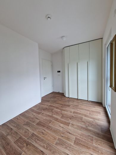 2 odalı daire - Özel teklif! - Loggia ve kapalı otopark alanı ile. – Schlafzimmer