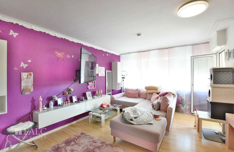 Vermietete 1 Zimmer Wohnung in Bergheim! – Wohnzimmer