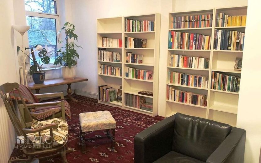 Modernisiertes 2-Zimmer-Appartement - Kapitalanlage oder Eigennutzung – Bibliothek