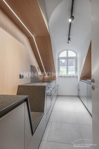 Appartement de 3 pièces à couper le souffle avec loggia à Neuhausen, partiellement meublé – e2daccc2b18f151fd104cccb92c6edc02088d089.jpg