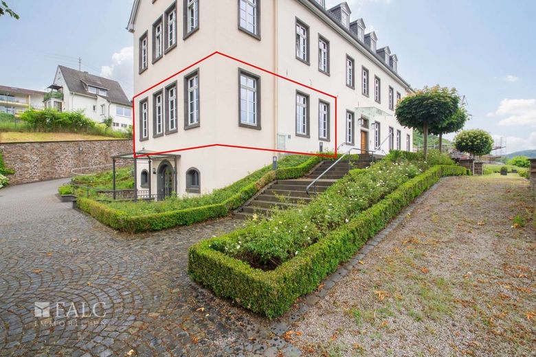 Historische Eleganz! Büro- und Praxisfläche in der Commende Waldbreitbach – Außenansicht