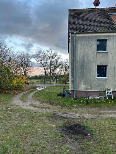 Ausfahrt zur Dorfstraße