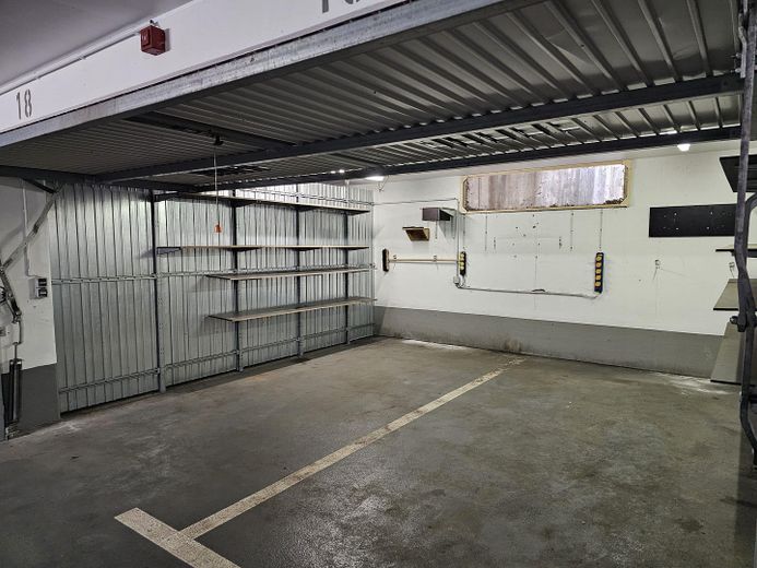 3 Zimmer Dachgeschosswohnung mit Sonnenterrasse und Balkon – Doppelgarage
