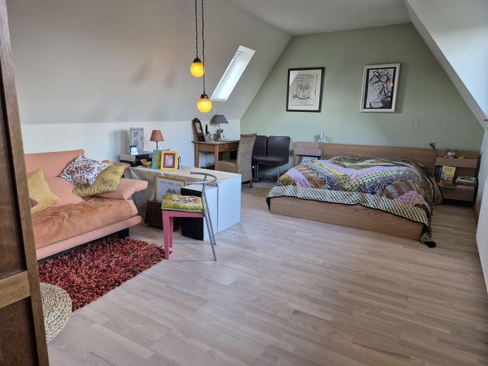 Großes Einfamilienhaus mit Einliegerwohnung in Groß-Buchholz, sehr ruhige Lage – Schlafzimmer 1 im Dachgeschoss