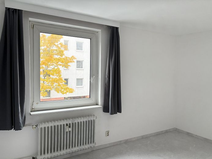 Appartement de 3 pièces libre d’occupation avec balcon orienté sud-est – Zimmer WE 05 Ist-Zustand