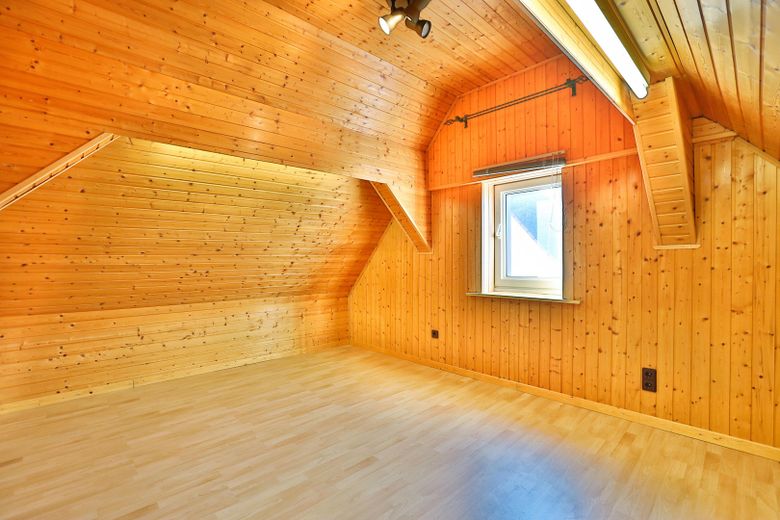 Provisionsfrei ! Großzügiges Mehrgenerationenhaus, Doppelgarage & Anbau in Freigericht – Foto 26