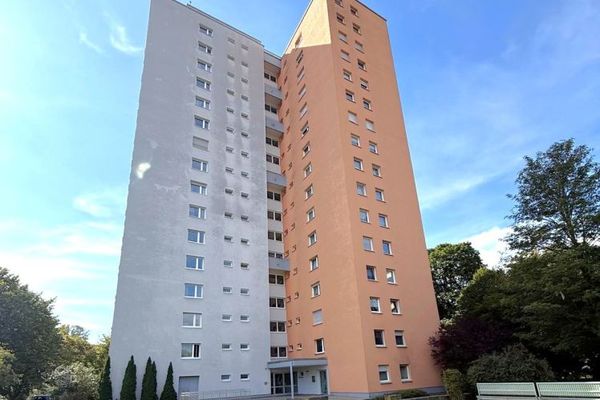 Panoramiczny widok + garaż w cenie! Na sprzedaż mieszkanie 4,5-pokojowe w Laupheim